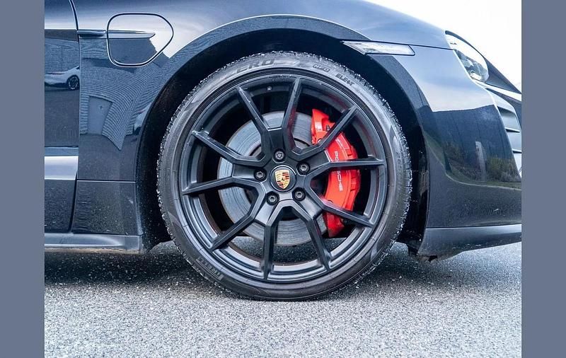 Used Porsche Taycan 439 kW (598 HP) 2023 Black Estate