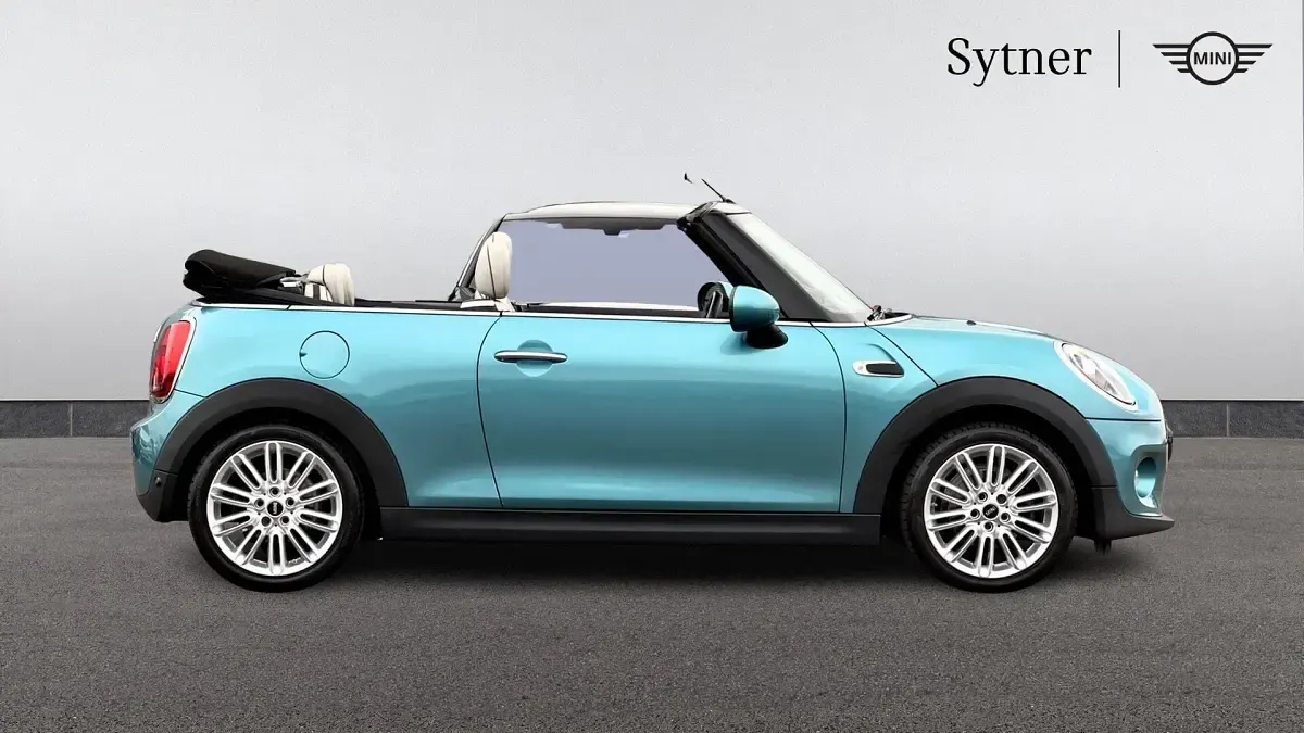 Begagnad Mini Cooper Exclusive 134 HK (98 kW) 2019 Grön Halvkombi