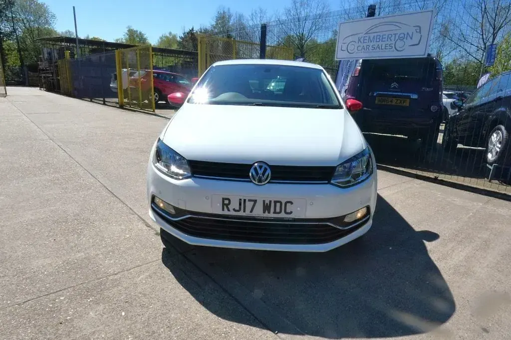 Used VW Polo Beats 75 HP (55 kW) 2017 White Hatchback