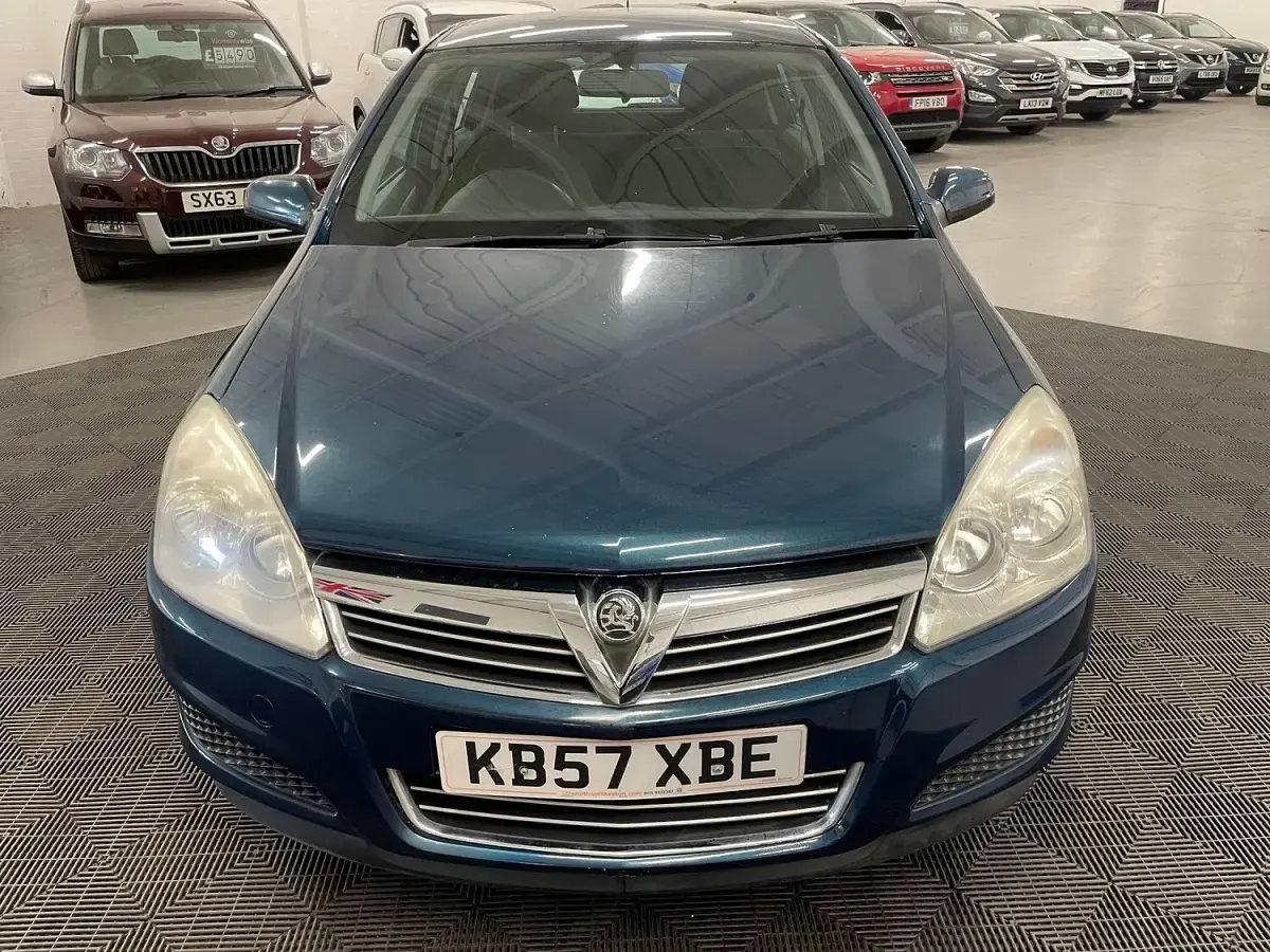 Used Vauxhall Astra Club 140 HP (102 kW) 2007 Turquoise Hatchback