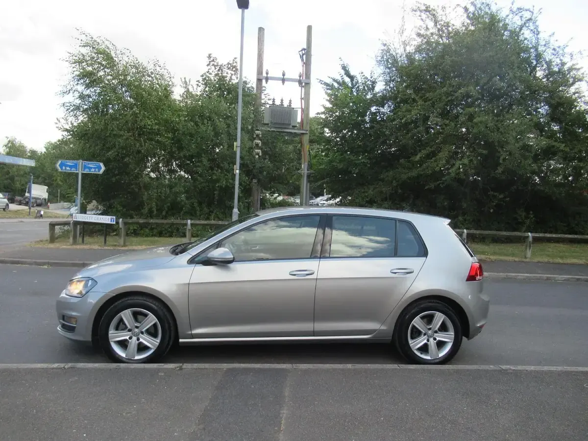 Used VW Golf VII Edition 125 HP (91 kW) 2017 Silver Hatchback