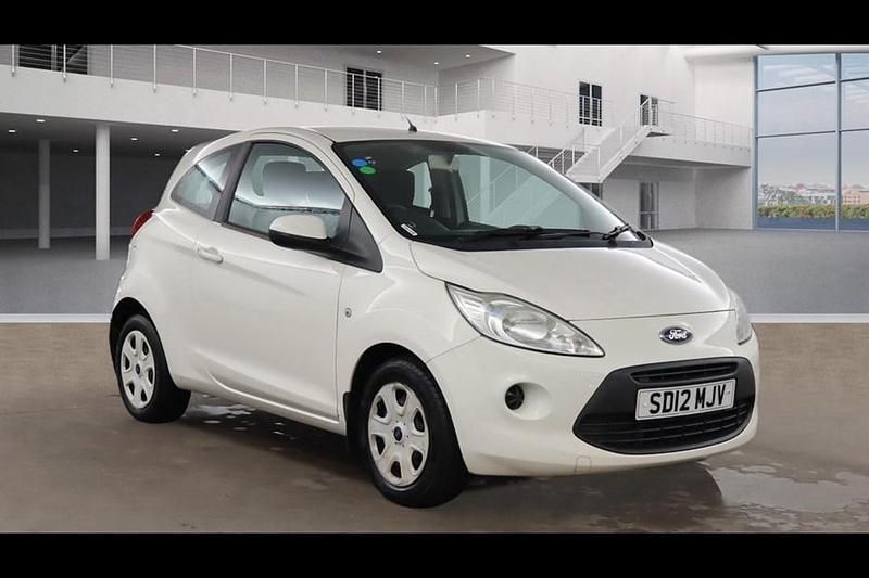 Used Ford Ka 69 HP (50 kW) 2012 White Hatchback