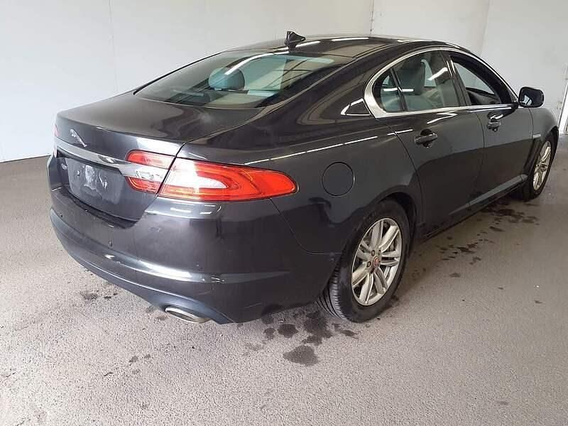 Usado Jaguar XF Luxury 163 HP (119 kW) 2013 Cinzento Sedan