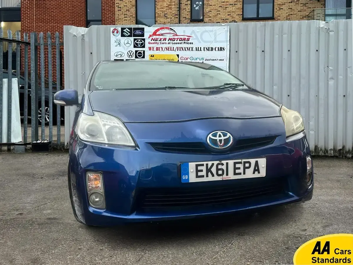 Used Toyota Prius T3 136 HP (100 kW) 2011 Blue Hatchback