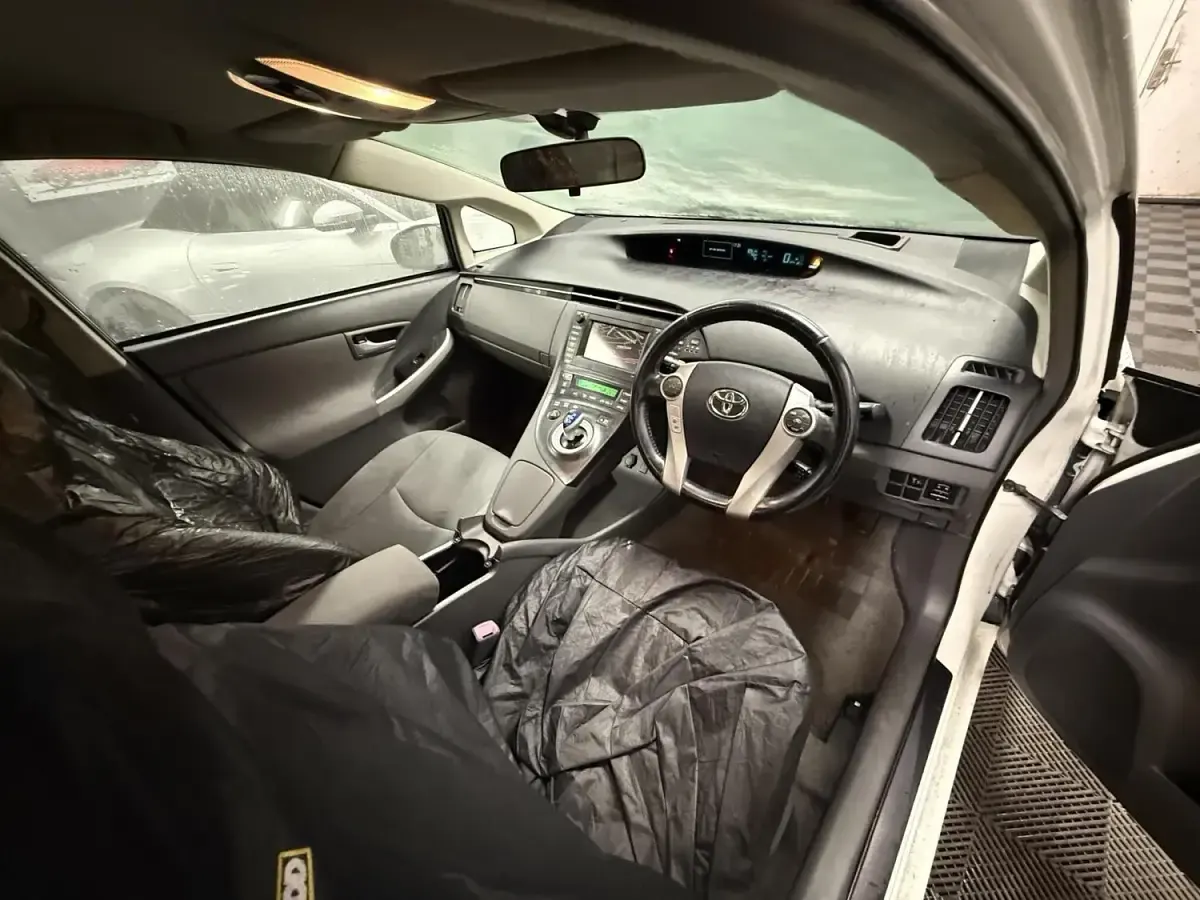Używany Toyota Prius 136 KM (100 kW) 2010 Biały Hatchback