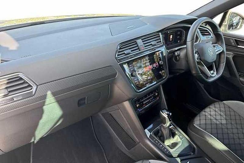 Used VW Tiguan R-line 150 HP (110 kW) 2023 White SUV