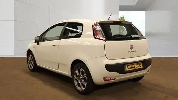 Używany Fiat Punto Evo 77 KM (56 kW) 2010 Biały Hatchback