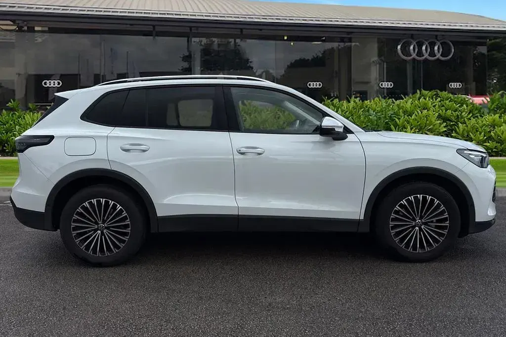 Used VW Tiguan Match 2025 White SUV