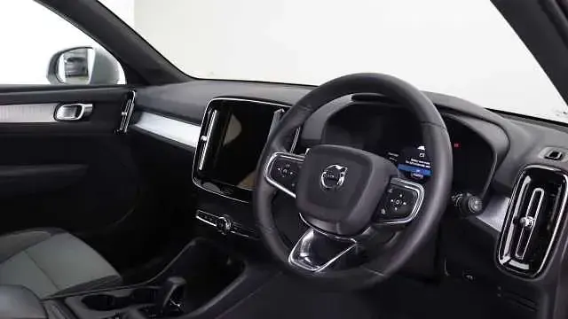 Usado Volvo XC40 Core 163 CV (119 kW) 2024 SUV