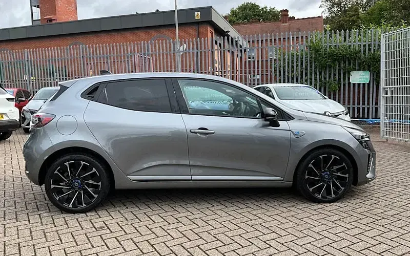 Used Renault Clio Esprit Alpine 90 HP (66 kW) 2025 Red Hatchback