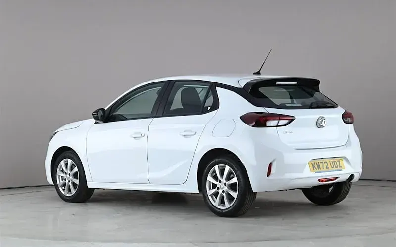 Używany Vauxhall Corsa Design Edition 101 KM (74 kW) 2023 Biały Hatchback