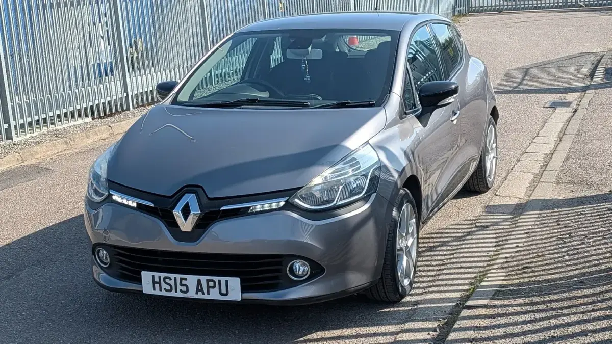 Used Renault Clio Dynamique 75 HP (55 kW) 2015 Grey Hatchback