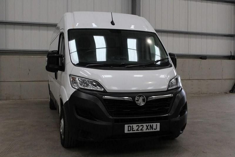 Used Vauxhall Movano 140 HP (102 kW) 2022 White
