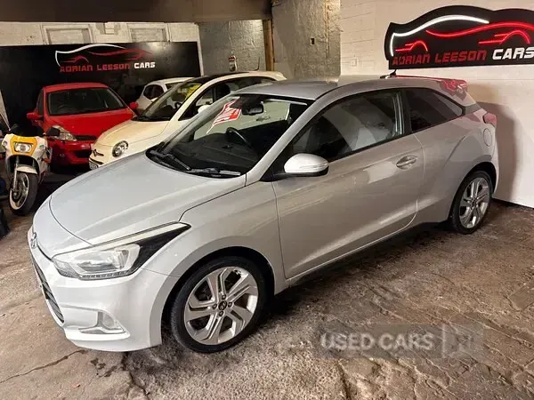 Used Hyundai i20 Sport 84 HP (61 kW) 2015 Silver Coupe
