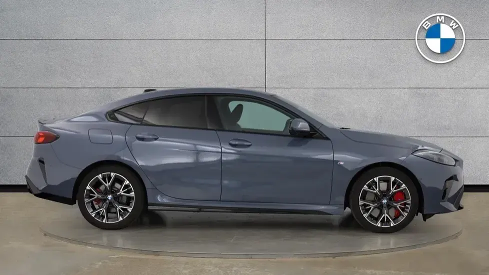 Usado BMW 220 M Sport 168 HP (123 kW) 2025 Cinzento Coupé