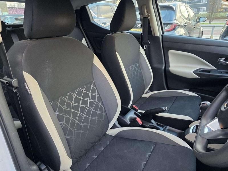 Used Nissan Micra Acenta 90 HP (66 kW) 2019 White Hatchback