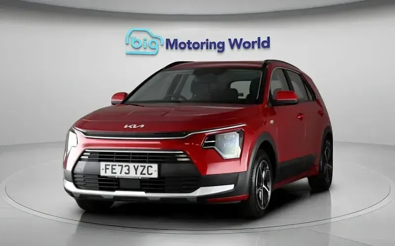 Używany Kia Niro 141 KM (103 kW) 2023 Czerwony SUV