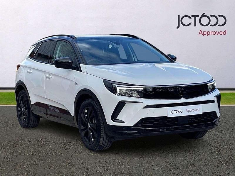 White Used 2024 Vauxhall Grandland X SUV | £21,747 (Fair price) - Image 1/4