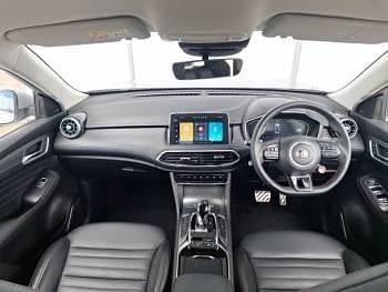Używany MG HS Trophy 162 KM (119 kW) 2024 Srebrny SUV