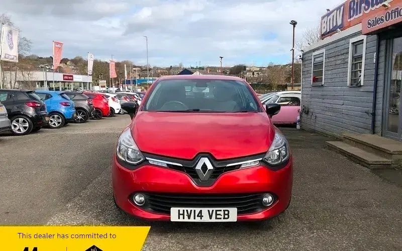 Used Renault Clio IV Dynamique 90 HP (66 kW) 2014 Hatchback