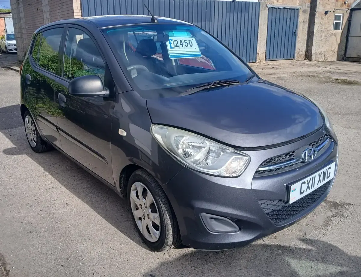 Usado Hyundai i10 Classic 86 HP (63 kW) 2011 Cinzento Citadino