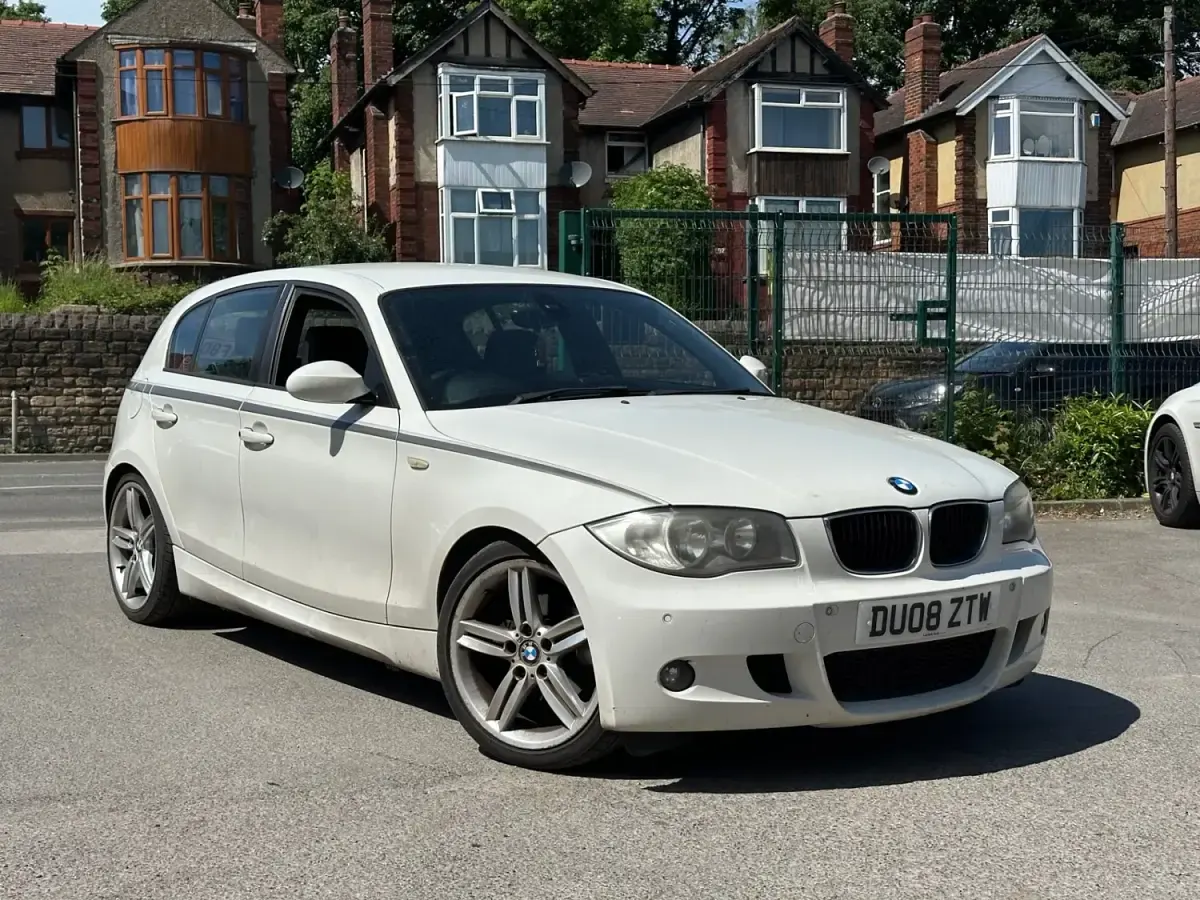 Begagnad BMW 120 M Sport 2008 Vit Halvkombi