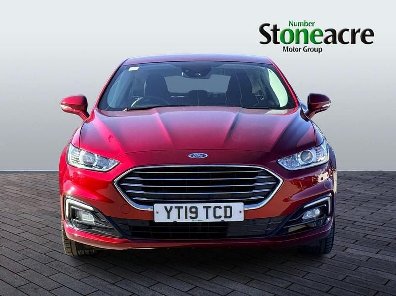 Used Ford Mondeo Zetec 165 HP (121 kW) 2019 Red Hatchback