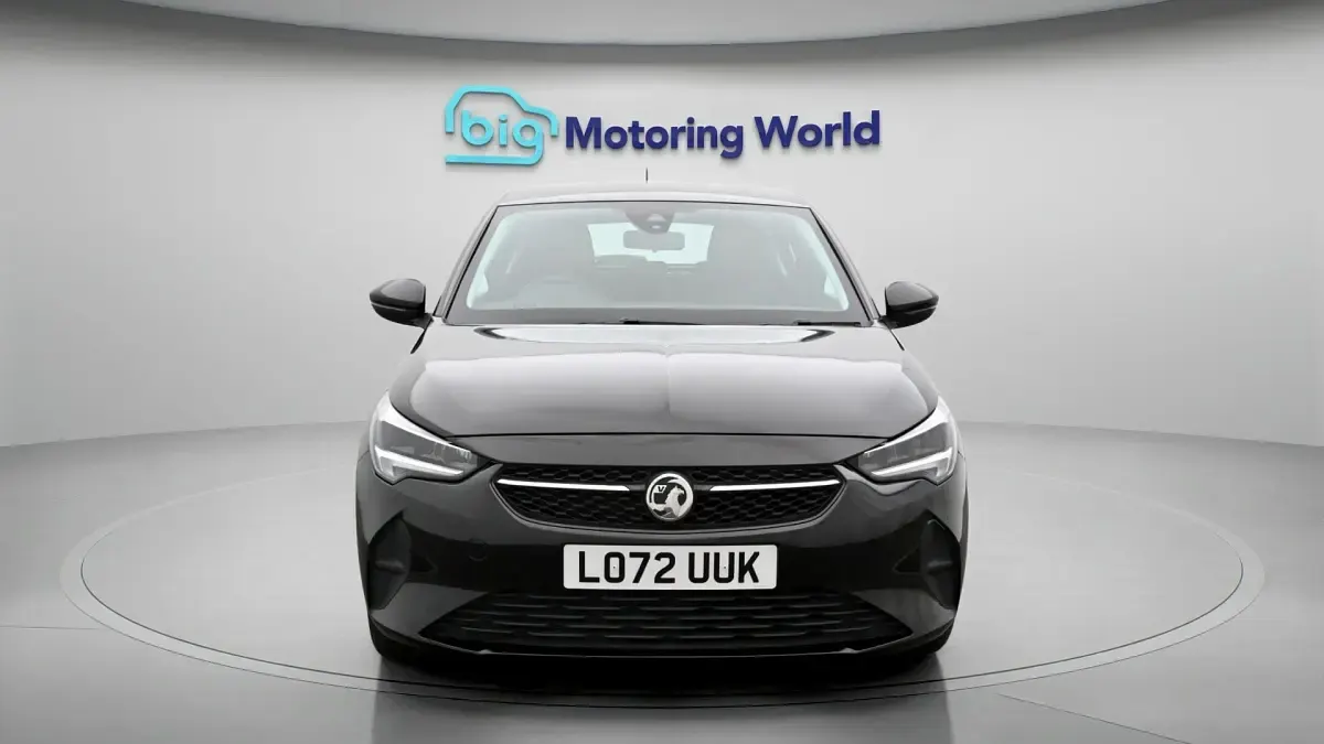 Second-hand Vauxhall Corsa Design Edition 74 CP (54 kW) 2022 Negru Hatchback