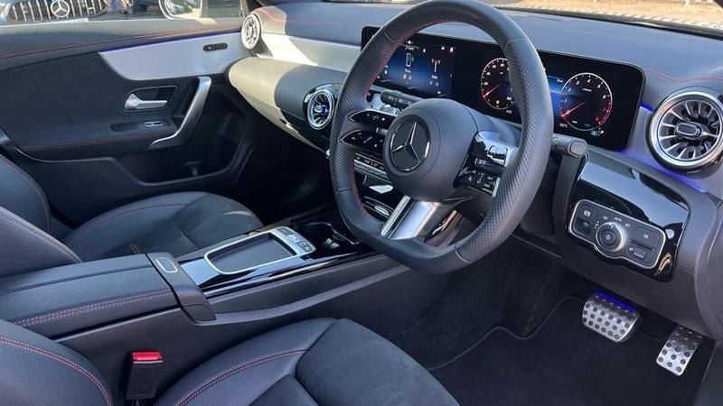 Used Mercedes CLA200 Executive 163 HP (119 kW) 2025 Cosmos black metallic Estate