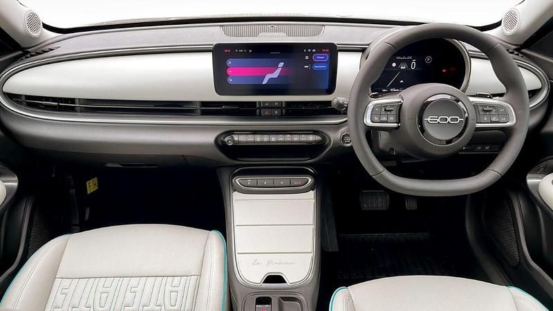 Used Fiat 600 La Prima 99 HP (72 kW) 2024 Brown SUV