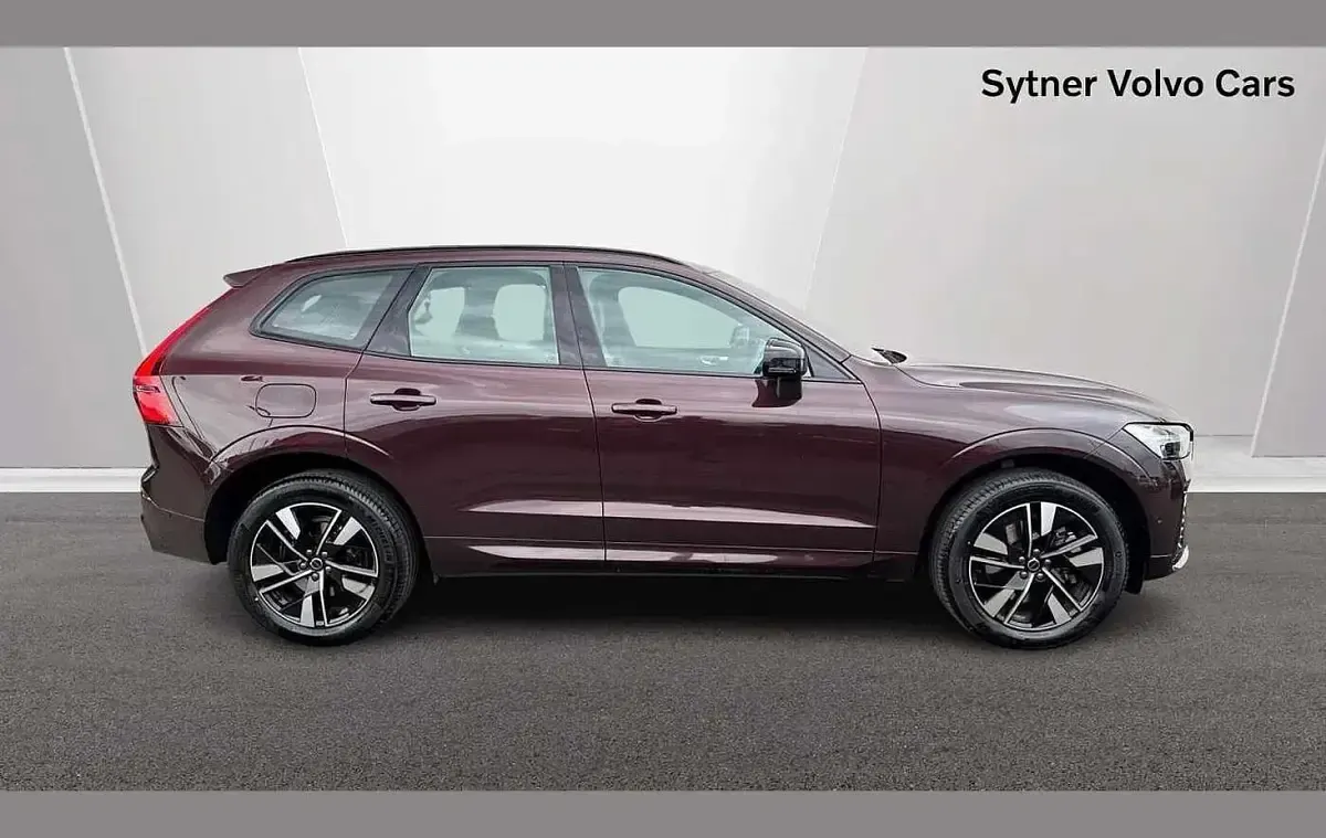 Used Volvo XC60 Plus 247 HP (181 kW) 2025 Red SUV