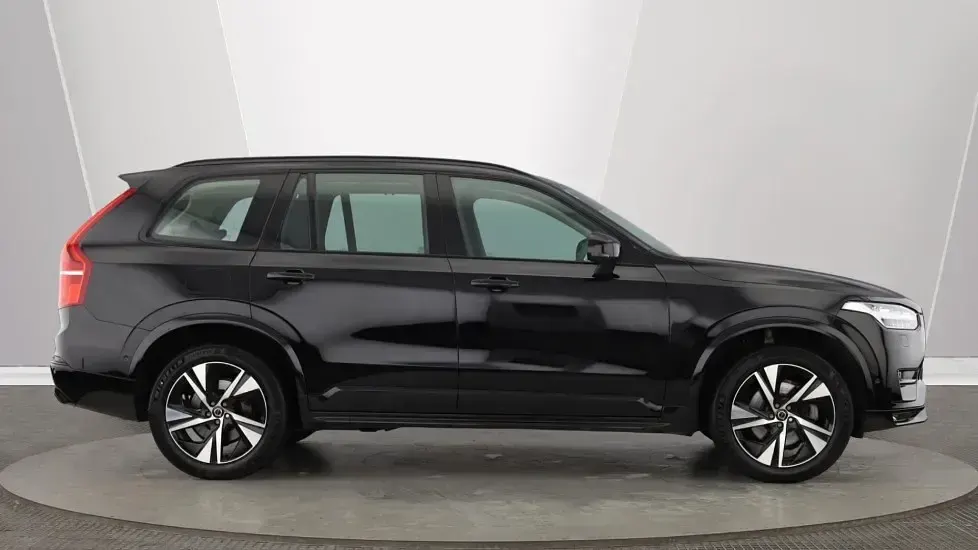 Used Volvo XC90 Plus 235 HP (172 kW) 2023 Metallic  onyx black SUV