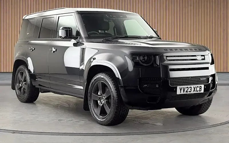 Used Land Rover Defender HSE Dynamic 300 HP (220 kW) 2023 SUV