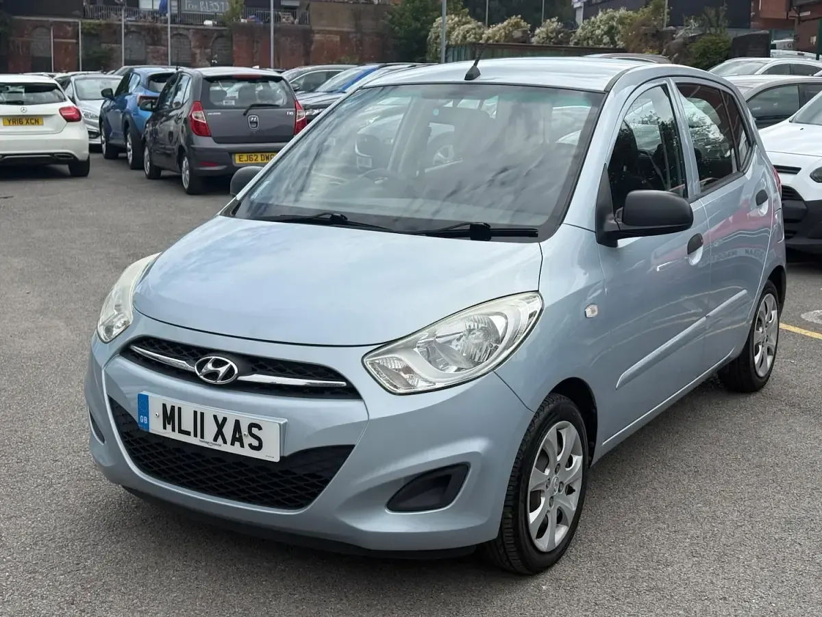 Used Hyundai i10 Classic 86 HP (63 kW) 2011 Silver Hatchback