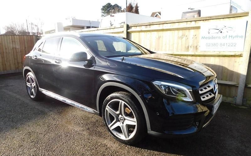 Used Mercedes GLA200 AMG Line Premium 156 HP (114 kW) 2019 SUV