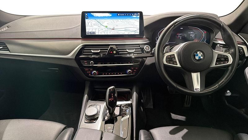 Usado BMW 520 M Sport 187 CV (137 kW) 2023 Blanco Familiar