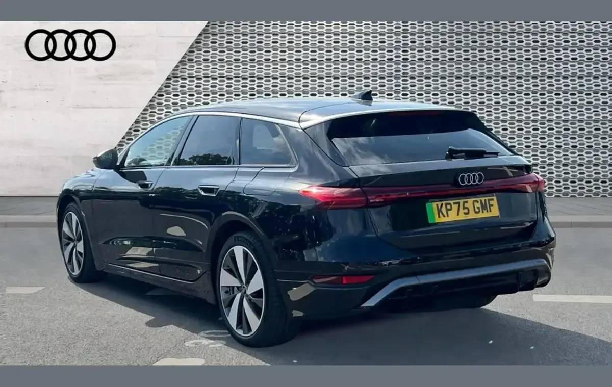 Nouă Audi A6 e-tron S-Line 269 kW (367 CP) 2025 Negru Break