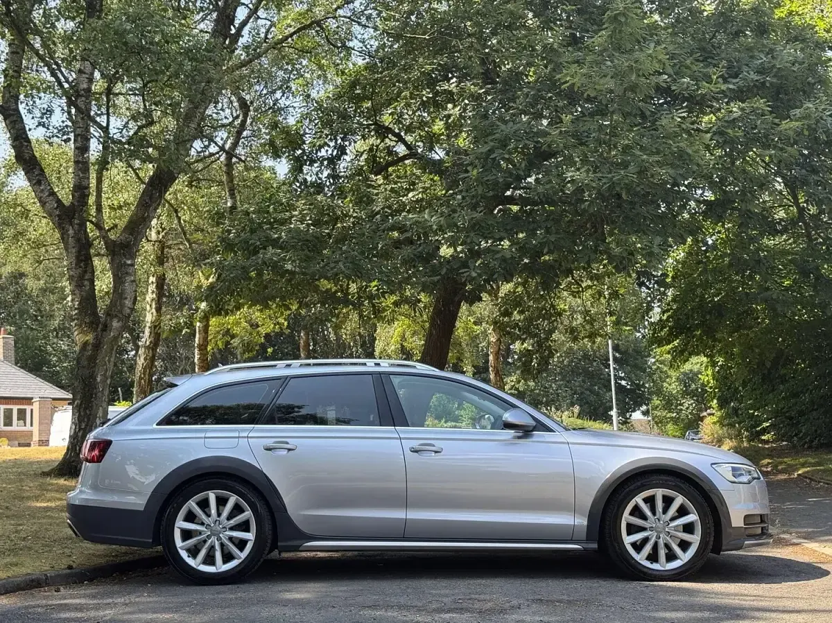 Used Audi A6 Allroad 2015 Silver Estate