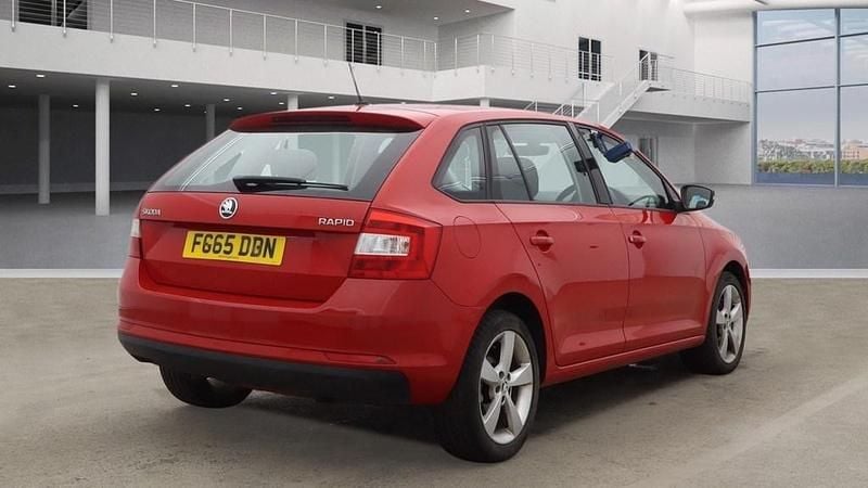 Used Skoda Rapid SE 2015 Red Hatchback