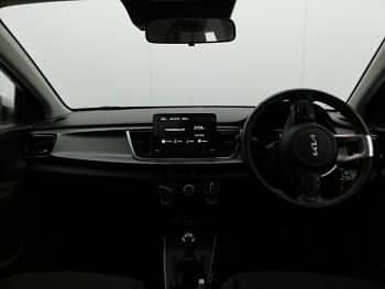 Used Kia Rio 83 HP (61 kW) 2023 White Hatchback