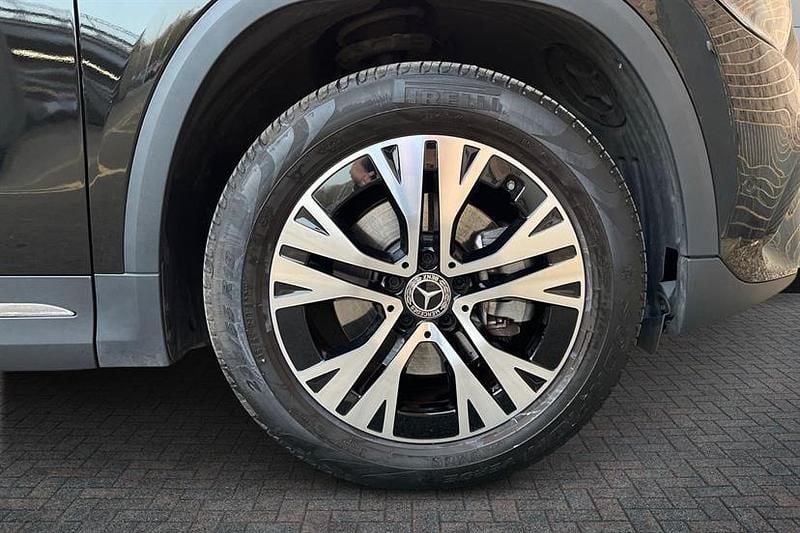 Used Mercedes GLA200 Executive 163 HP (119 kW) 2024 Cosmos black SUV