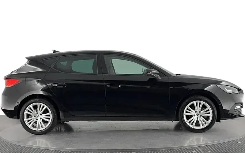 Used Seat Leon SE Dynamic 110 HP (80 kW) 2023 Hatchback