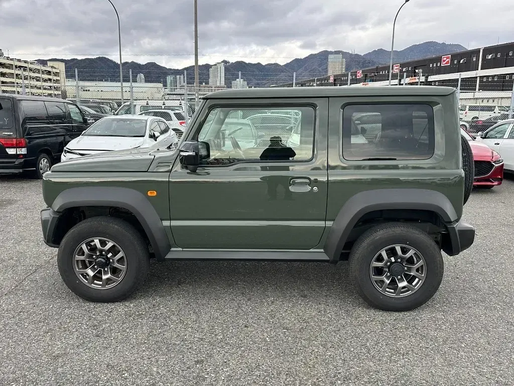 Begagnad Suzuki Jimny SZ5 2024 Grön SUV