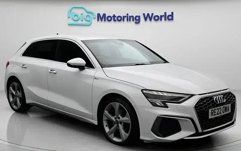 Begagnad Audi A3 Sportback S-Line 150 HK (110 kW) 2024 Halvkombi