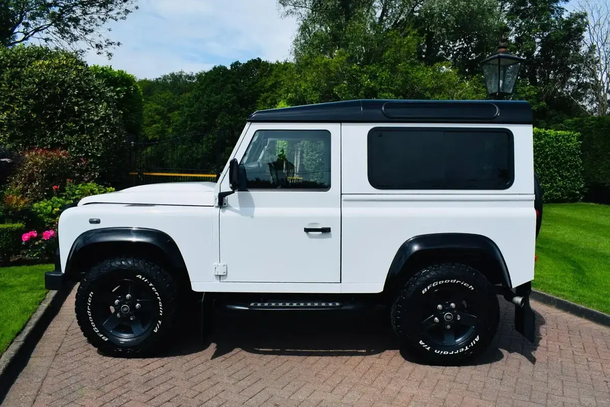 Used Land Rover Defender 2015 White Estate
