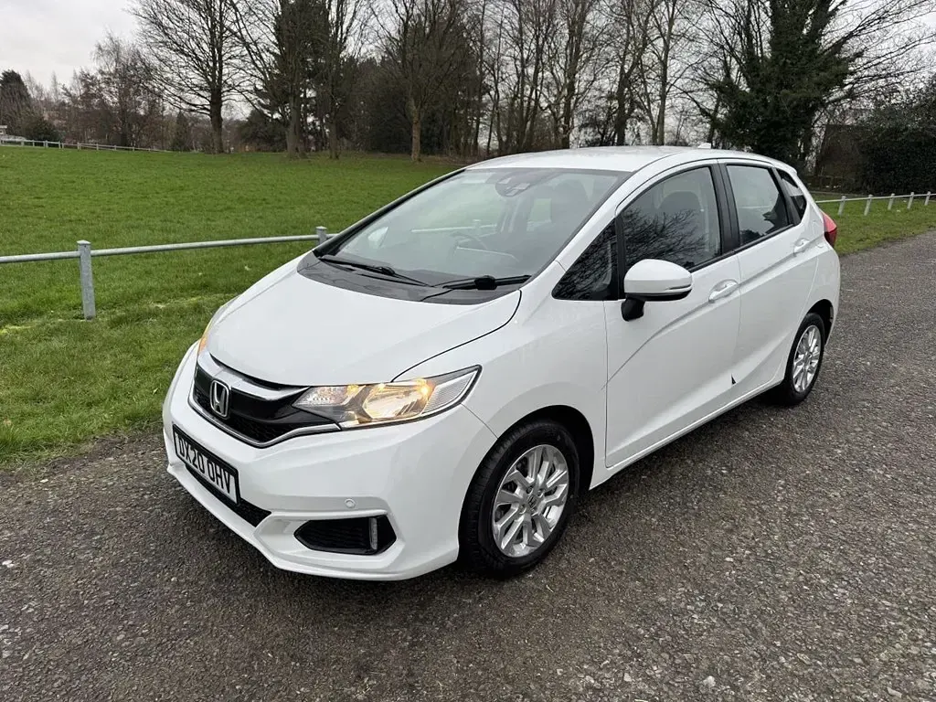 Used Honda Jazz SE 102 HP (75 kW) 2020 White Hatchback