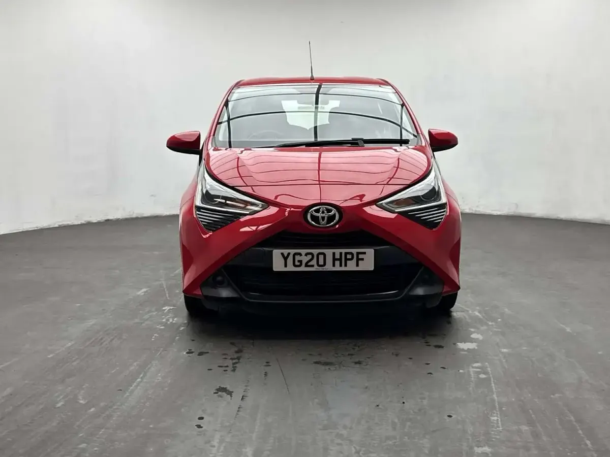Used Toyota Aygo X-play 70 HP (51 kW) 2020 Red Hatchback