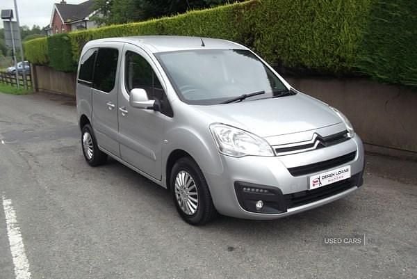 Used Citroën Berlingo Feel 100 HP (73 kW) 2017 Silver MPV