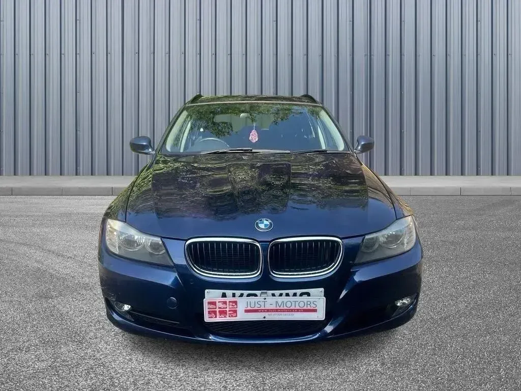 Used BMW 318 140 HP (102 kW) 2011 Blue Estate