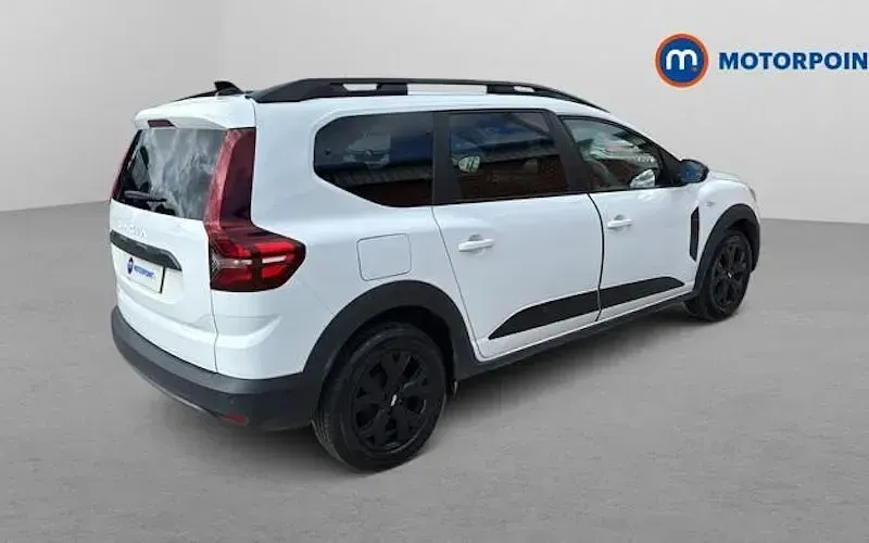 Second-hand Dacia Jogger Extreme 110 CP (80 kW) 2023 Alb Monovolum